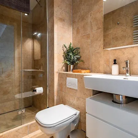 Adm Promenade - Parking Apartman *