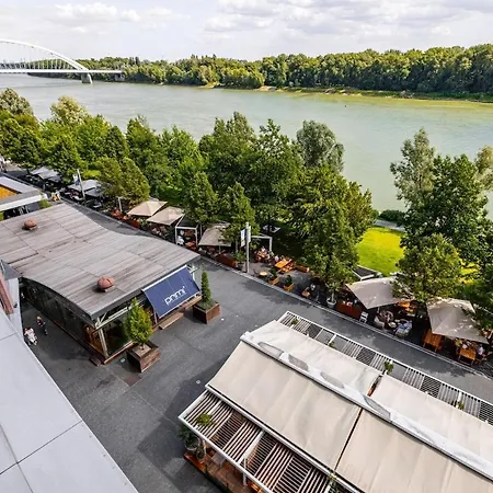 Adm Promenade - Parking Lägenhet Bratislava