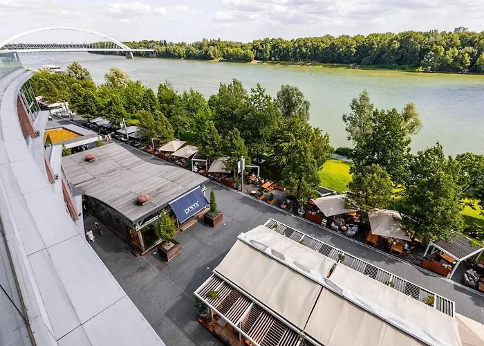 Adm Promenade - Parking Apartment Bratislava