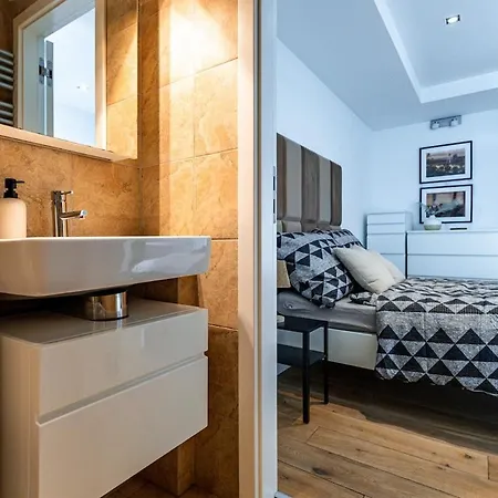 Adm Promenade - Parking 브라티슬라바